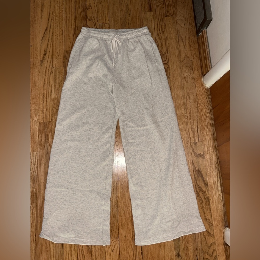 Abercrombie & Fitch High Rise Wide Leg Sunday Sweatpant
